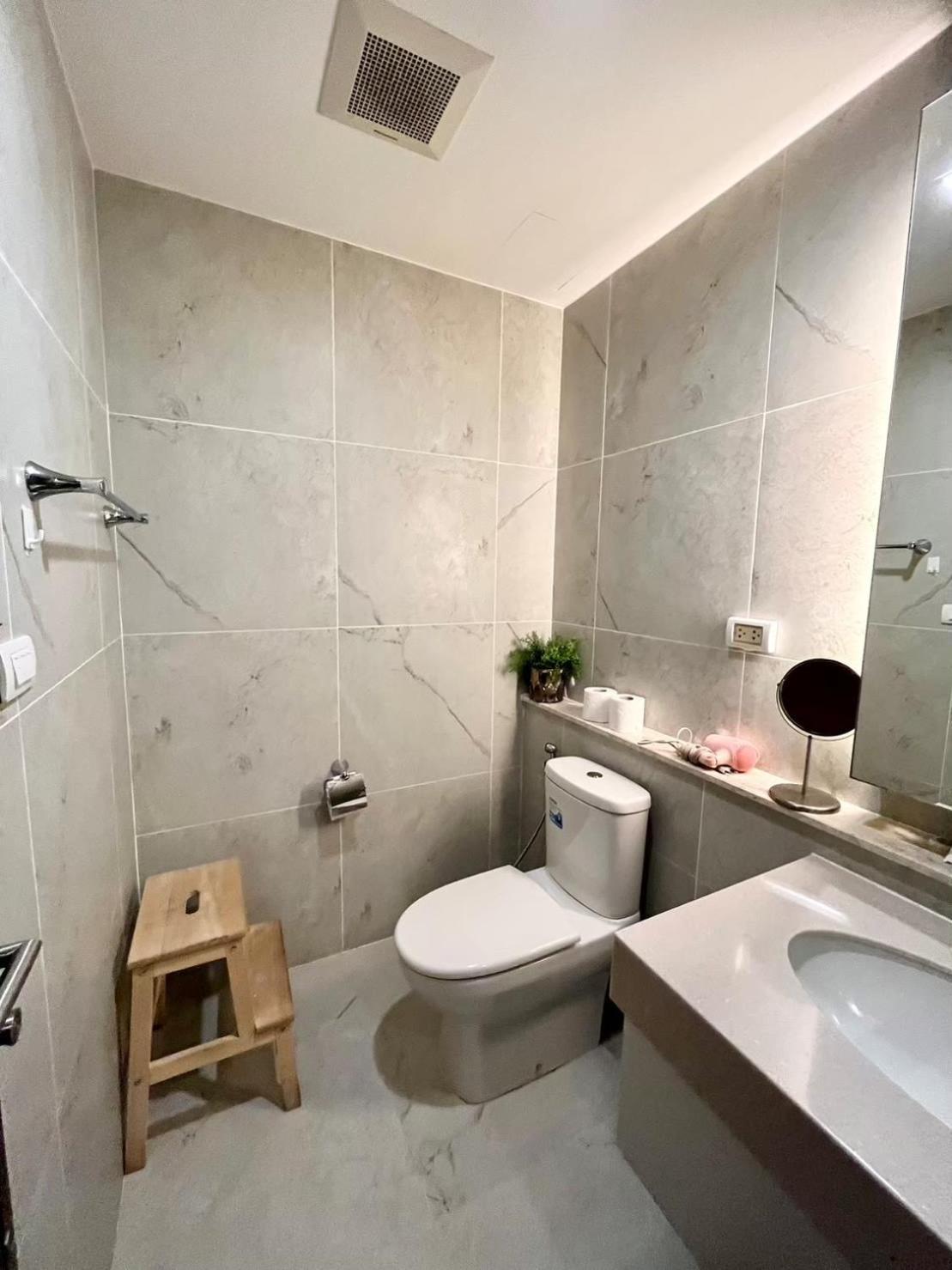 Sweet Family Room Near Old City Чиангмай Екстериор снимка