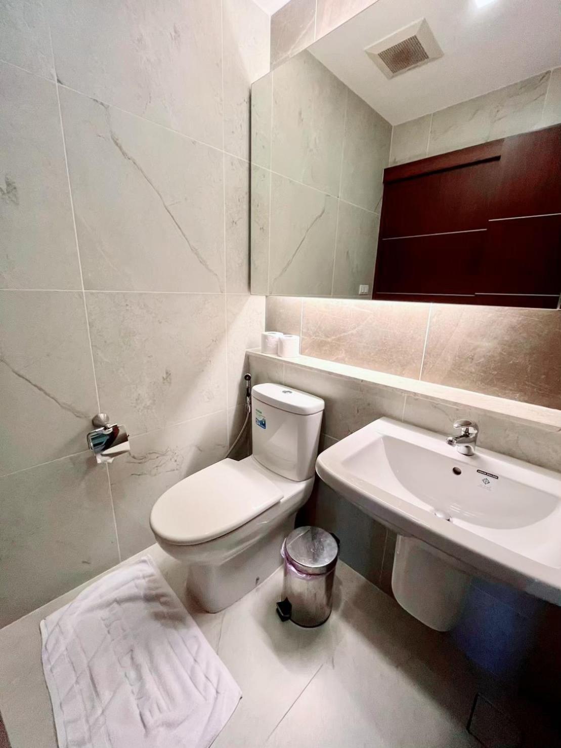 Sweet Family Room Near Old City Чиангмай Екстериор снимка