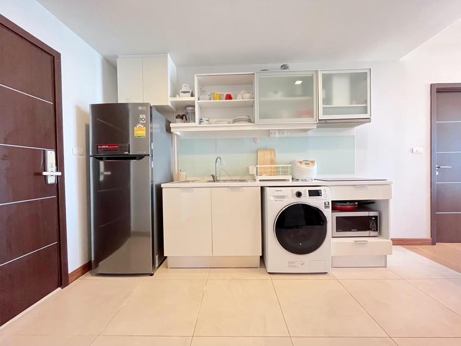 Sweet Family Room Near Old City Чиангмай Екстериор снимка
